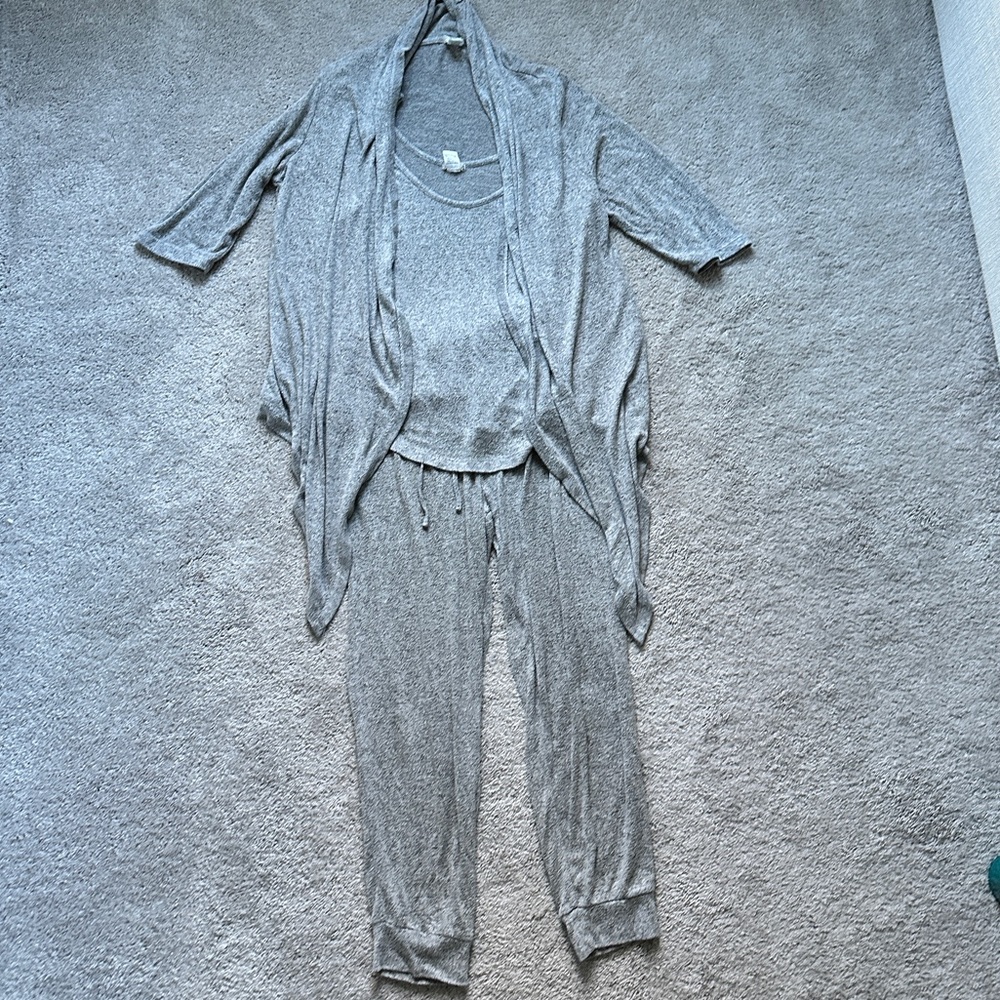 Olivia Rae 3-Piece Gray Lounge Set Size Medium